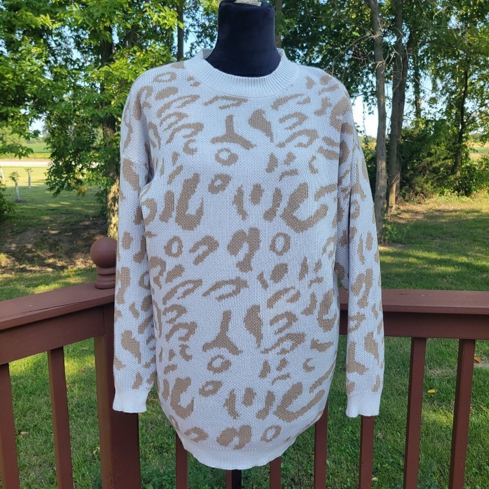 Vestidos Ladies Khaki White Leopard Print Oversized Crew Neck Sweater sz Med